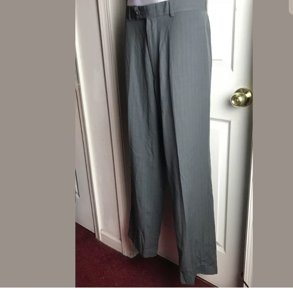 Metropolitan View Gray Stripes Size 34 W X 30